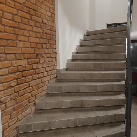 Piotrkowska 37 *